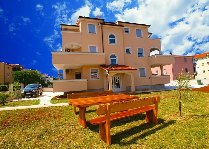 Apartments Medulin 396